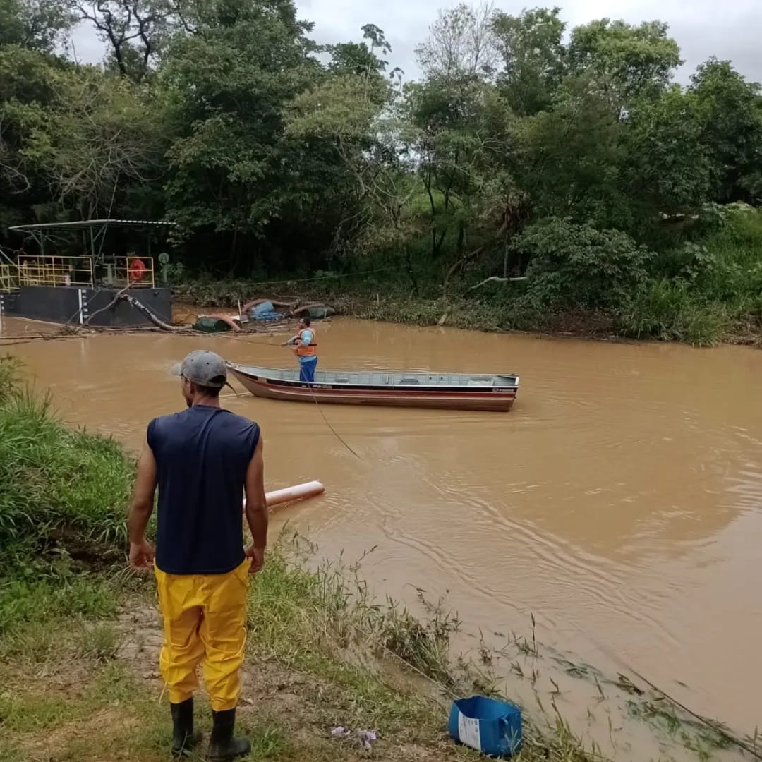 Leia mais sobre o artigo ETA João Jabour é paralisada devido a lama e detritos na captação após chuva