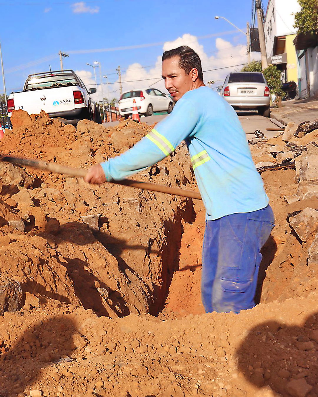 Leia mais sobre o artigo MAIS ÁGUA: SAAE troca tubulação para melhorar abastecimento na Rua Cuiabá