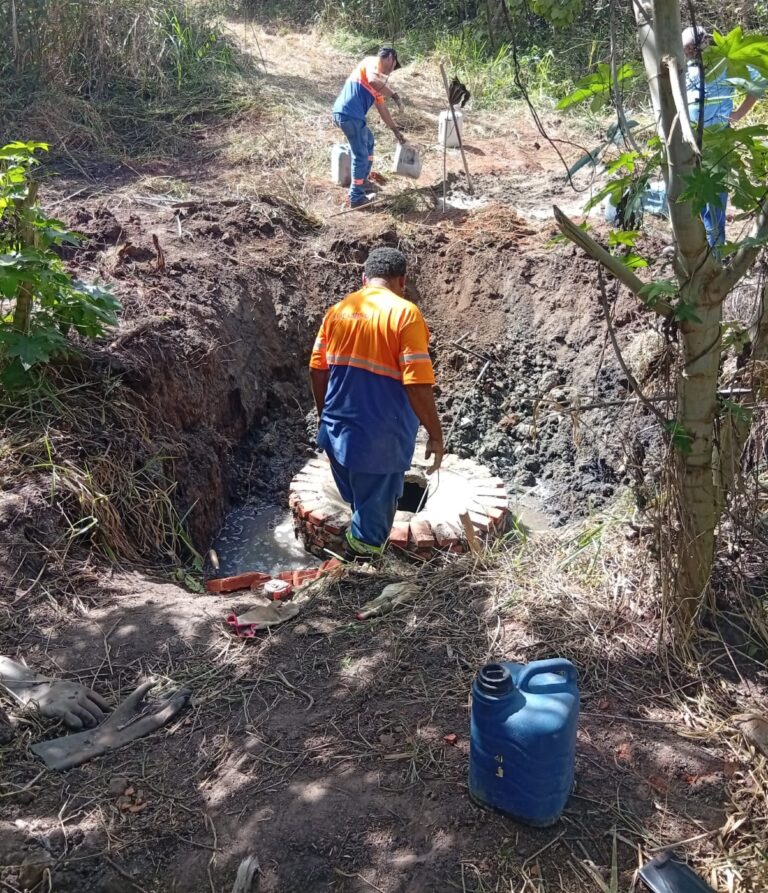 Leia mais sobre o artigo SANEAMENTO: SAAE faz reparo na rede coletora de esgoto no Distrito Industrial