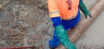 VÍDEO: SAAE realiza ampla manutenção no esgoto da região do Santa Cruz