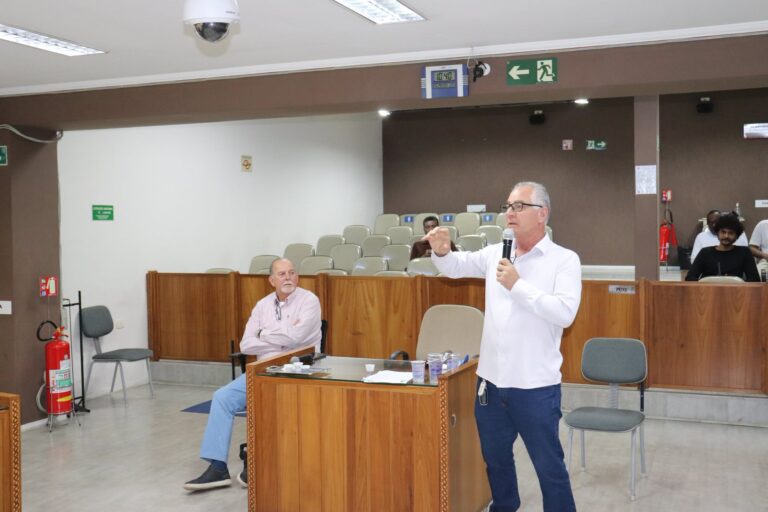 Leia mais sobre o artigo PRESTAÇÃO DE CONTAS SEMESTRAL: Superintendente do SAAE vai à Câmara de Vereadores